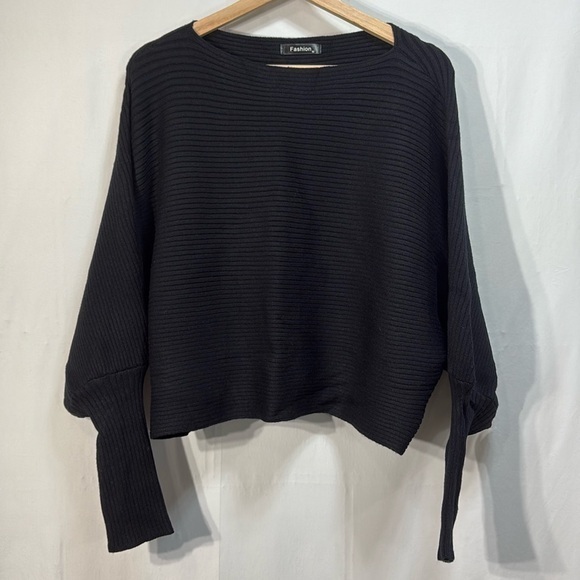 Sweaters - 🤡 nwot black boatneck, horizontal, ribbed cocoon sweater: